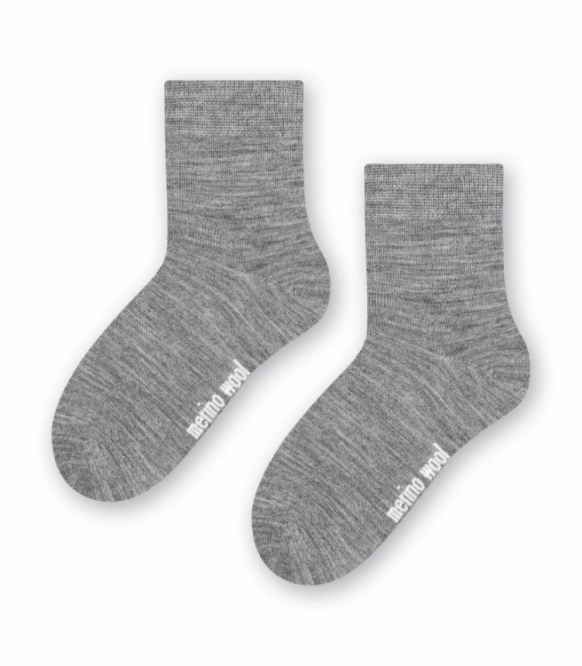 Skarpetki-dzieciece-z-welny-merino-steven-130-melanz-jasny-szary.jpg
