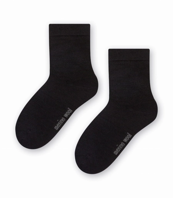 Skarpetki-dzieciece-z-welny-merino-steven-130-czarne.jpg