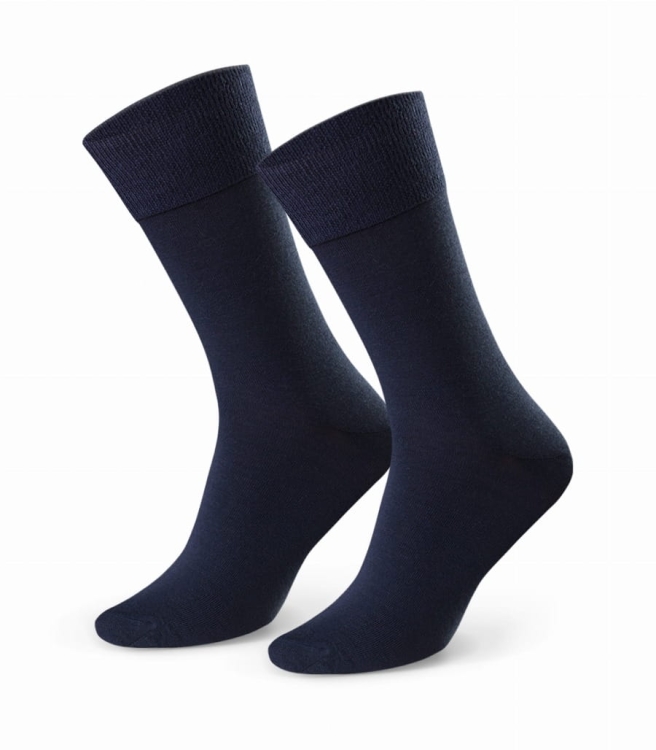 Skarpety-meskie-z-welny-merino-steven-130-granatowe.jpg