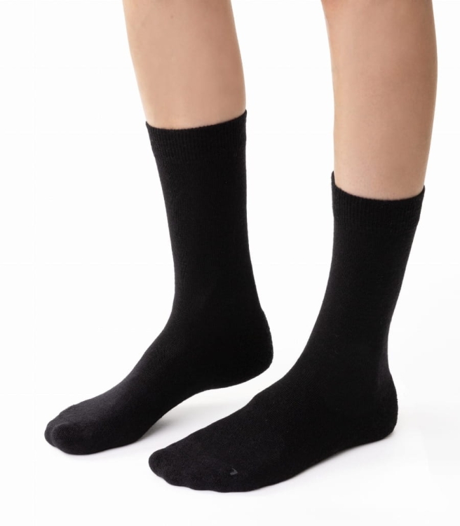 Skarpety-damskie-polfrotte-z-welny-merino-steven-130-czarne.jpg