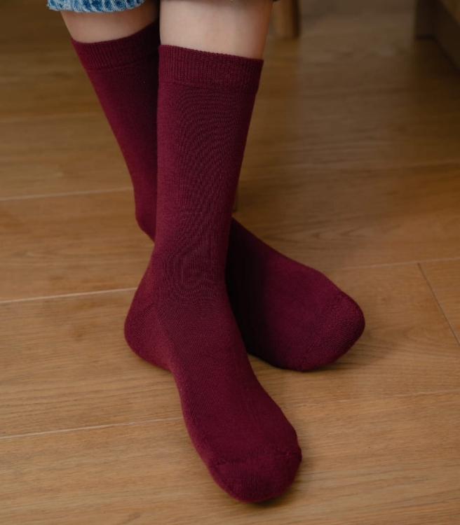 Skarpety-damskie-polfrotte-z-welny-merino-steven-130-bordo.jpg