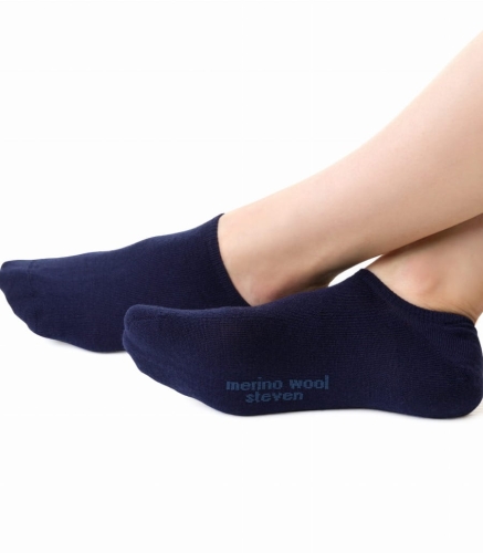 Stopki-damskie-z-welny-merino-steven-130-granatowe.jpg
