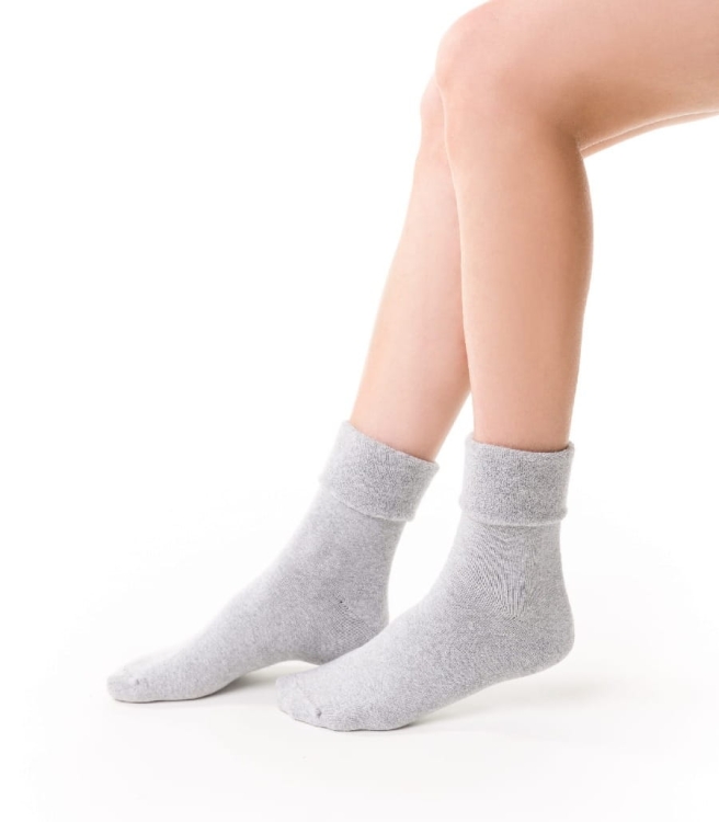 Ciepłe-skarpety-damskie-frotte-steven-110-melanz-jasny-szary.jpg