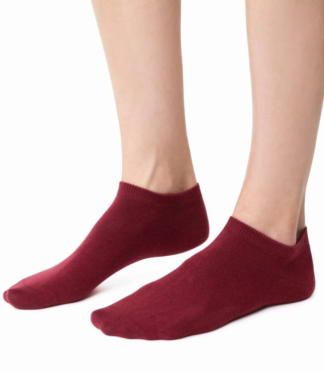gladkie-bawelniane-stopki-damskie-steven-052-bordowe.jpg
