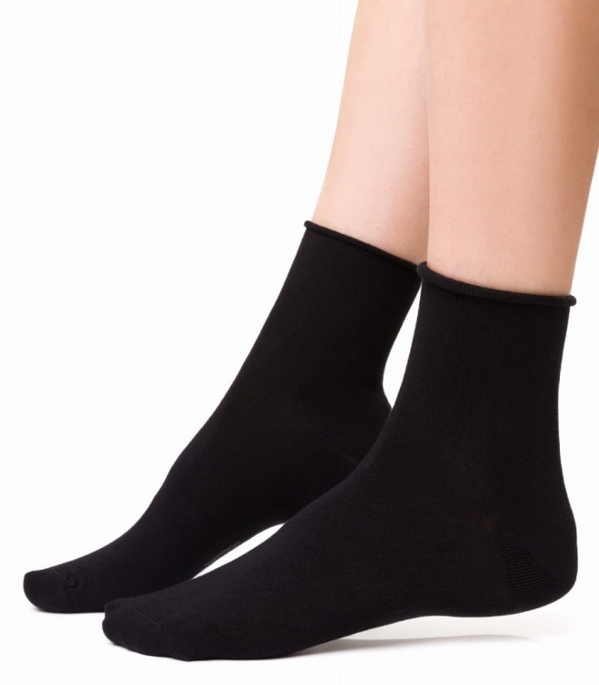 Skarpety-damskie-bambusowe-bezuciskowe-steven-125-czarne.jpg