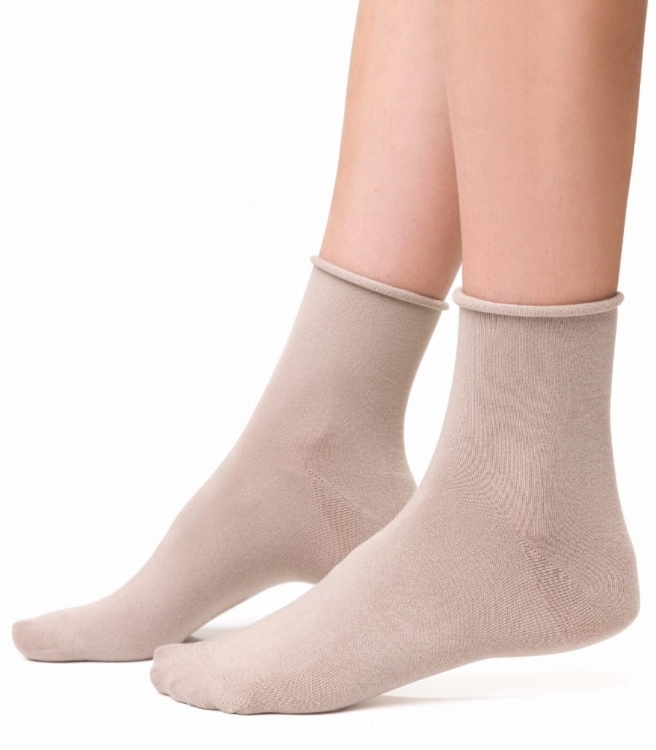 Skarpety-damskie-bambusowe-bezuciskowe-steven-125-bezowe.jpg