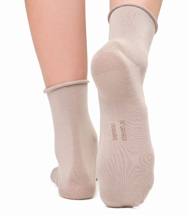 Skarpety-damskie-bambusowe-bezuciskowe-steven-125-bezowe.jpg