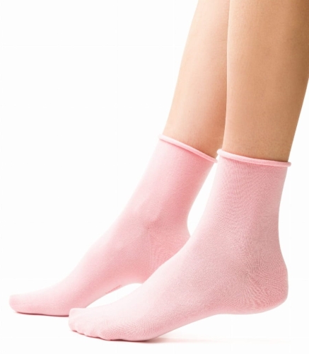 Skarpety-damskie-bambusowe-bezuciskowe-steven-125-jasny-rozowy.jpg