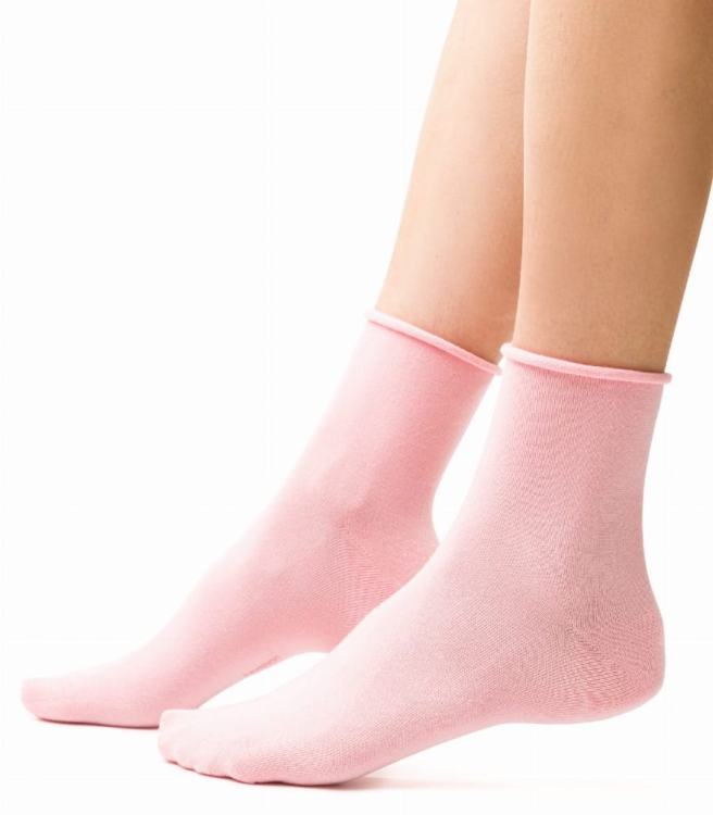 Skarpety-damskie-bambusowe-bezuciskowe-steven-125-jasny-rozowy.jpg