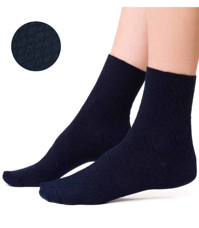 skarpety-damskie-bambusowe-bezuciskowe-w-kratke-steven-125-granatowe.jpg