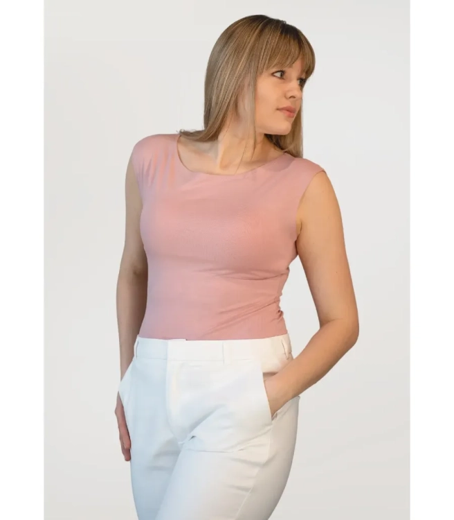 bluzka-damska-na-szerokich-ramiaczkach-indi-babell-rozowa.webp