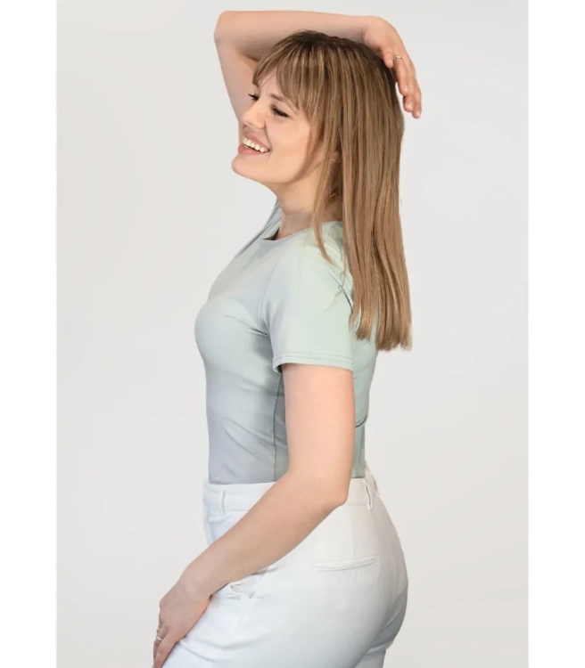 bluzka-damska-z-krotkim-rekawem-carla-babell-mietowa.webp
