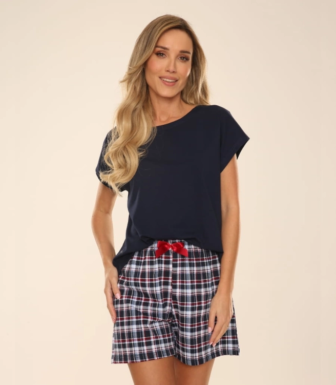 Bawelniana-pizama-damska-z-krotkim-rekawem-i-szortami-w-kratke-z-kokardka-granatowa.jpg