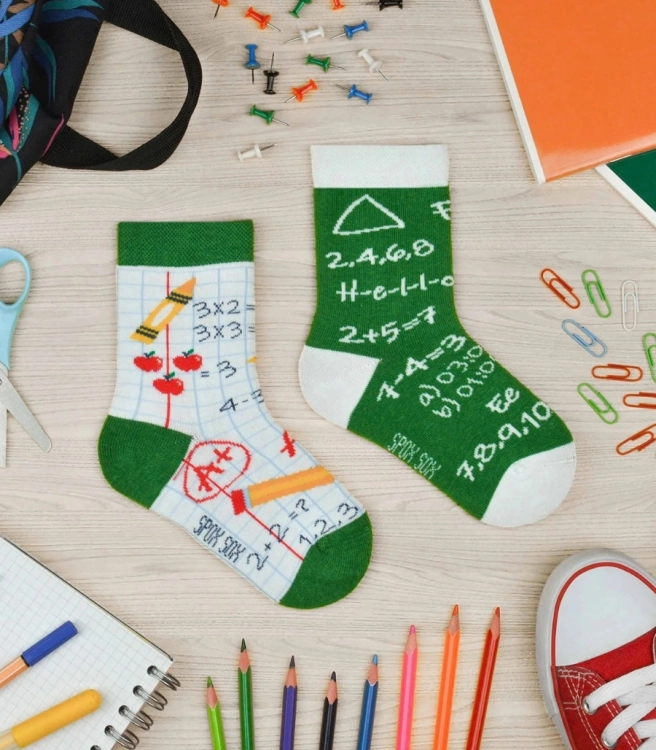 Skarpetki-dzieciece-bawelniane-back-to-school-spox-sox-aranzacja.jpg