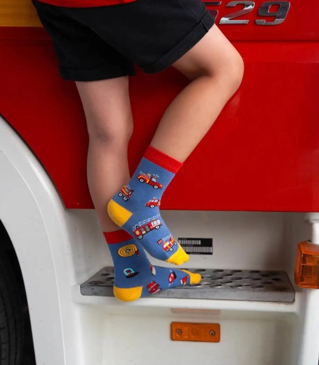 Skarpetki-dzieciece-bawelniane-strazak-spox-sox-lookbook3.jpg