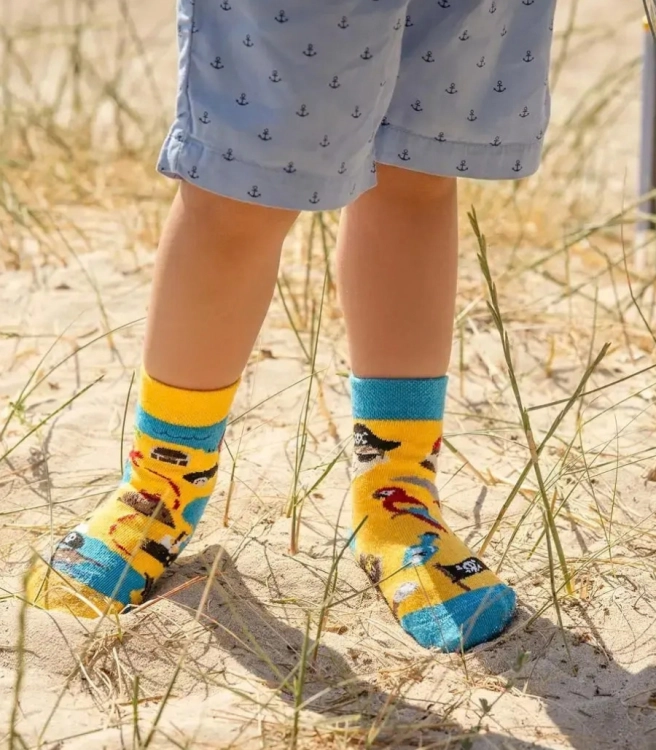 Skarpetki-dzieciece-bawelniane-piraci-spox-sox-lookbook3.jpg