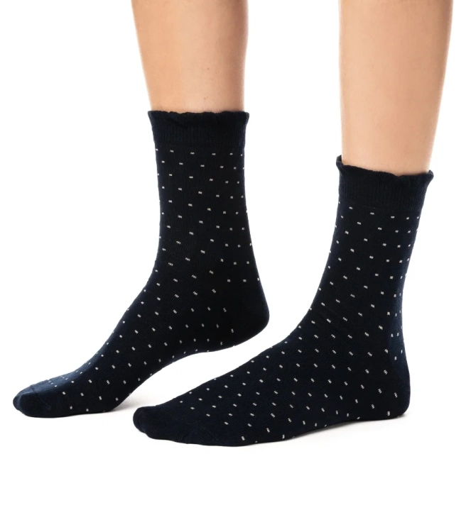Skarpetki-damskie-w-kropki-z-falbanka-Steven-099-melanz-granat.webp