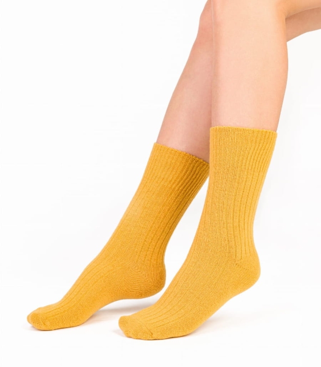 Skarpety-damskie-welniane-w-prazki-steven-093-zolte.jpg