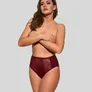 Zdjęcie kobiety w majtkach plus size